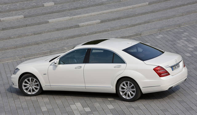 <strong>Mercedes-Benz S400 HYBRID｜メルセデス・ベンツ S400 ハイブリッド</strong>