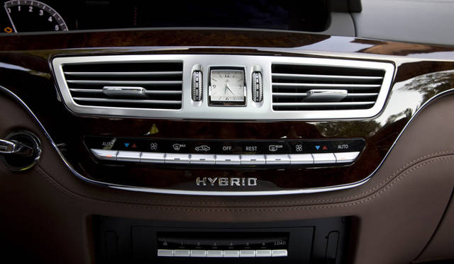 <strong>Mercedes-Benz S400 HYBRID｜メルセデス・ベンツ S400 ハイブリッド</strong>