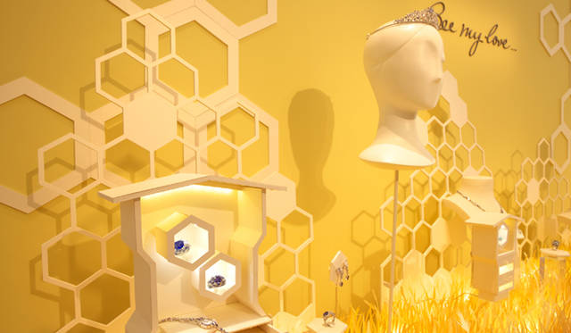 <strong>CHAUMET｜ショーメ</strong> 会場のディスプレイ。