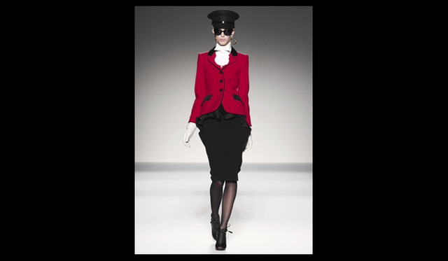 <strong>MOSCHINO｜モスキーノ</strong>  2011年秋冬コレクション速報