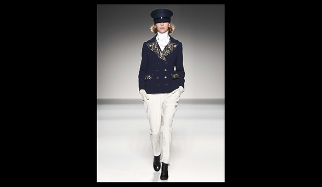 <strong>MOSCHINO｜モスキーノ</strong>  2011年秋冬コレクション速報