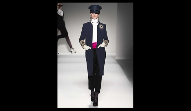 <strong>MOSCHINO｜モスキーノ</strong>  2011年秋冬コレクション速報