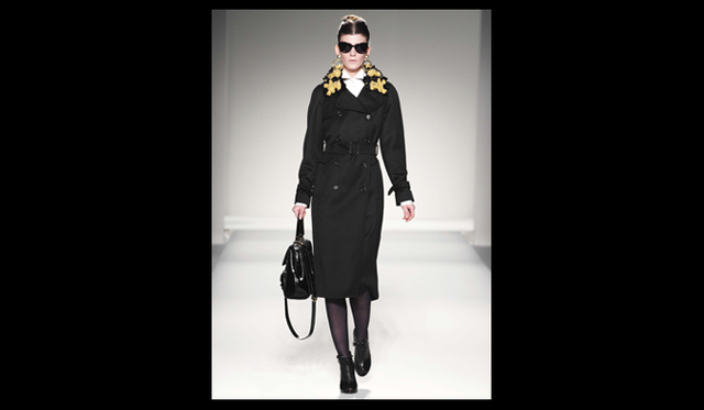 <strong>MOSCHINO｜モスキーノ</strong>  2011年秋冬コレクション速報