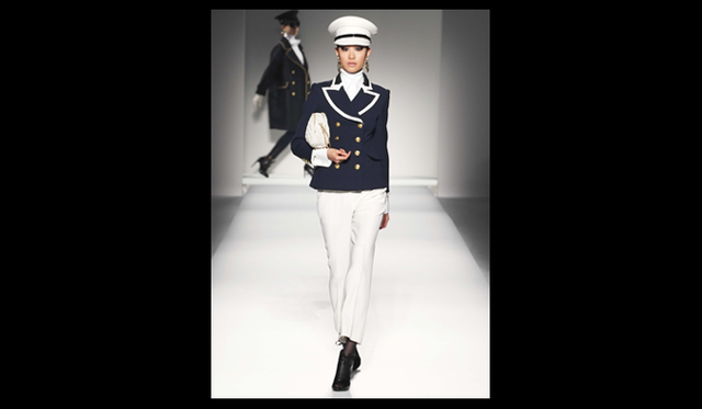 <strong>MOSCHINO｜モスキーノ</strong>  2011年秋冬コレクション速報