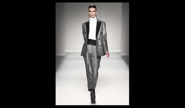 <strong>MOSCHINO｜モスキーノ</strong>  2011年秋冬コレクション速報