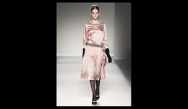 <strong>MOSCHINO｜モスキーノ</strong>  2011年秋冬コレクション速報