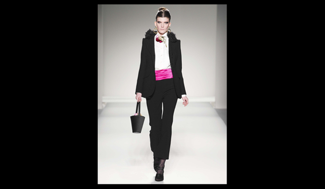 <strong>MOSCHINO｜モスキーノ</strong>  2011年秋冬コレクション速報