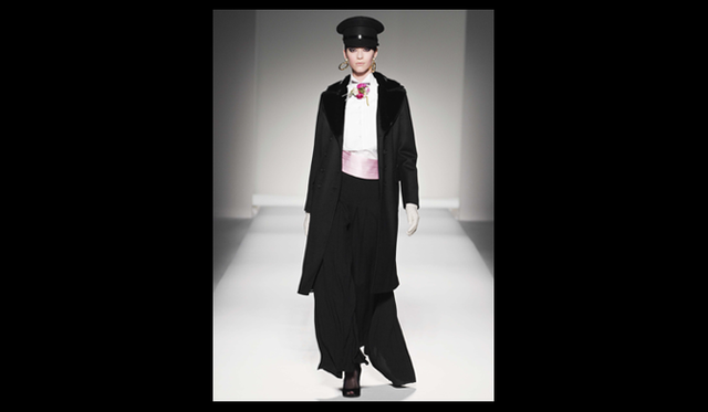 <strong>MOSCHINO｜モスキーノ</strong>  2011年秋冬コレクション速報