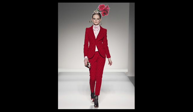 <strong>MOSCHINO｜モスキーノ</strong>  2011年秋冬コレクション速報