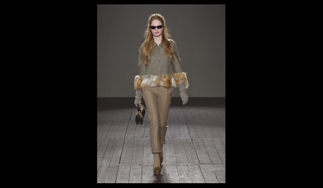 <strong>MOSCHINO CHEAP&CHIC｜モスキーノ チープ＆シック</strong> 　2011年秋冬コレクション速報