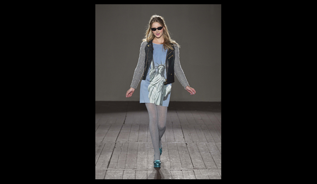 <strong>MOSCHINO CHEAP&CHIC｜モスキーノ チープ＆シック</strong> 　2011年秋冬コレクション速報