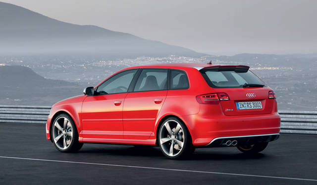 <strong>AUDI RS3｜アウディ RS3</strong>