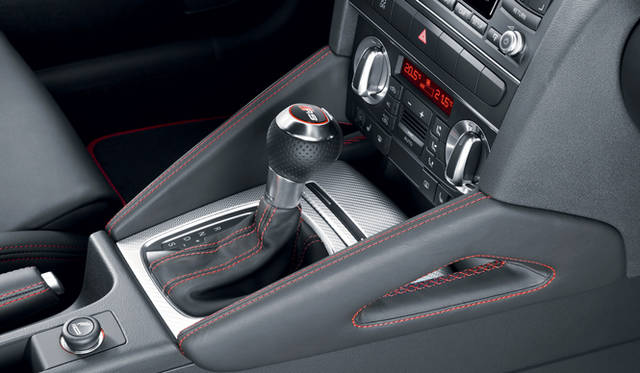 <strong>AUDI RS3｜アウディ RS3</strong>