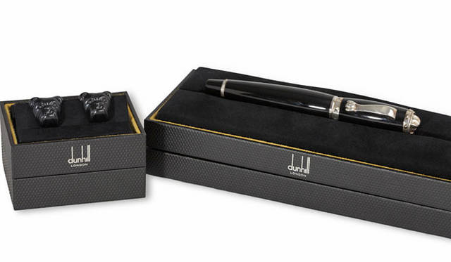 <strong>UNITED ARROWS｜ユナイテッドアローズ</strong>　Dunhill万年筆35万3850円、カフリンクス16万6950円（ユナイテッドアローズ 原宿本店 メンズ館） 