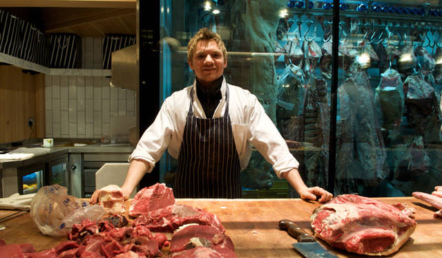 <strong>Rock My World !｜いま、旬な英国へ｜レストラン－バーべコア</strong>　併設する精肉店では新鮮な生肉が豊富にそろう。