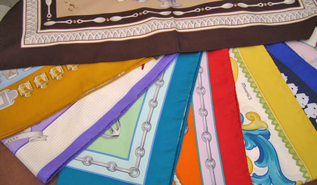 <strong>E.MARINELLA NAPOLI｜マリネッラ</strong>　マリネッラ ネクタイオーダー会　スカーフコレクション（日本未発売）も会期中のみ限定販売。