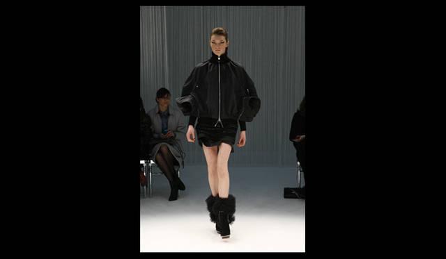 <strong>sacai｜サカイ</strong>  2011年秋冬コレクション速報　