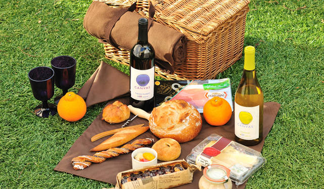 <strong>GRAND HYATT TOKYO｜グランド ハイアット 東京</strong> 「グリーン　ピクニック　バスケット」限定販売 　4人以上用Lサイズ 1万8000円