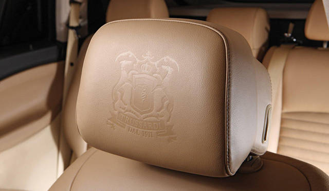 <strong>BMW5-Series Gran Turismo Trussardi｜BMW5シリーズ グランツーリスモ トラサルディ</strong>