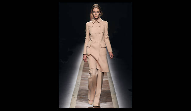 P14 <strong>VALENTINO|ヴァレンティノ</strong>  2011年秋冬コレクション速報