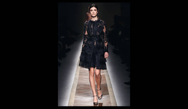 P26 <strong>VALENTINO|ヴァレンティノ</strong>  2011年秋冬コレクション速報