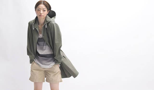 <strong>Mackintosh｜マッキントッシュ　市川実和子</strong>　コート13万6500円(マッキントッシュ／マッキントッシュ ジャパン)、タンクトップ1万6800円(スリードッツ／スリードッツ代官山アドレス店)、ショートパンツ1万6800円(ウールリッチ／スープリームス インコーポレーテッド Tel.03-3584-1919)