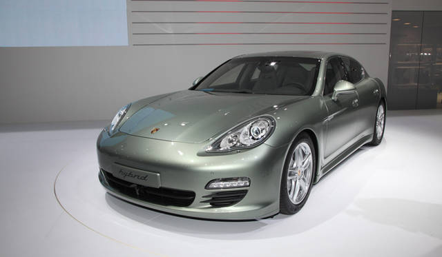 <strong>PORSCHE Panamera S hybrid｜ポルシェ パナメーラS ハイブリッド</strong>