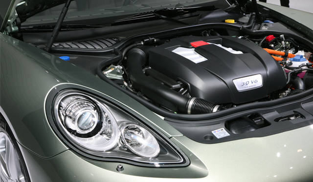 <strong>PORSCHE Panamera S hybrid｜ポルシェ パナメーラS ハイブリッド</strong>