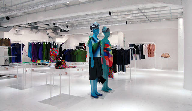 <strong>ISSEY MIYAKE｜イッセイ ミヤケ</strong>　『ELTTOB TEP ISSEY MIYAKE / GINZA』