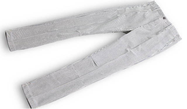 <strong>ESTNATION｜エストネーション</strong>　Novemberヒッコリートラウザーズ3万9900円（エストネーション）