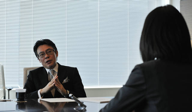 <strong>Chloé｜クロエ</strong>　Chloé × AAF スペシャルインタビュー　5-Color Charityのアートな社会活動