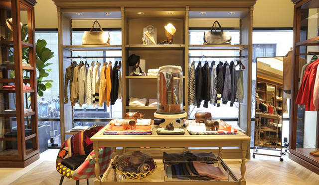 <strong>TOMORROWLAND｜トゥモローランド</strong>　『トゥモローランド 銀座店』　2階 メンズフロア