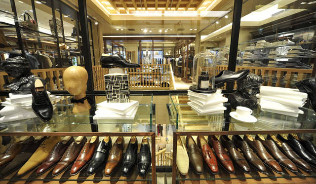 <strong>TOMORROWLAND｜トゥモローランド</strong>　『トゥモローランド 銀座店』　2階 メンズフロア