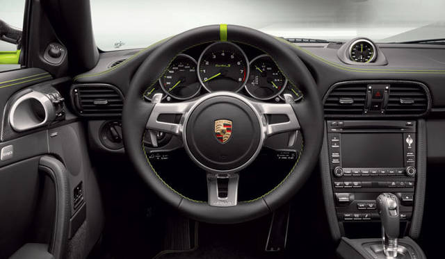 <strong>Porsche 911 Turbo S Edition 918 Spyder｜ポルシェ 911 ターボ S エディション 918 スパイダー</strong>
