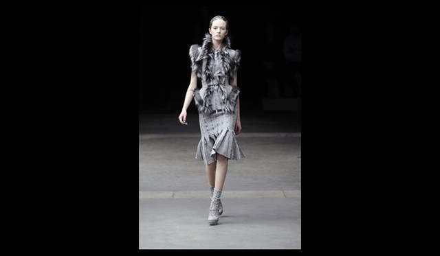 <strong>ALEXANDER McQUEEN｜アレキサンダー・マックイーン</strong> 2011年秋冬コレクション速報