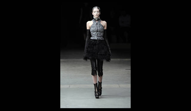 <strong>ALEXANDER McQUEEN｜アレキサンダー・マックイーン</strong> 2011年秋冬コレクション速報