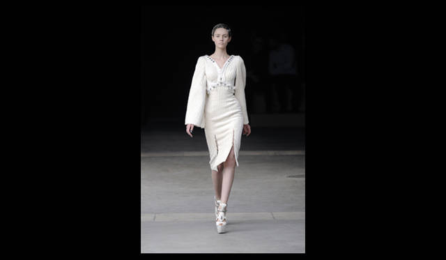 <strong>ALEXANDER McQUEEN｜アレキサンダー・マックイーン</strong> 2011年秋冬コレクション速報