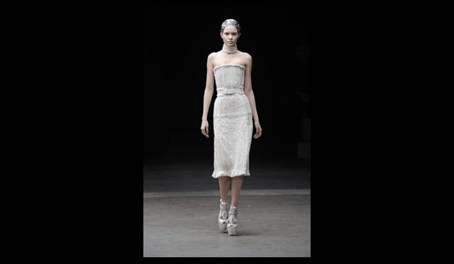 <strong>ALEXANDER McQUEEN｜アレキサンダー・マックイーン</strong> 2011年秋冬コレクション速報