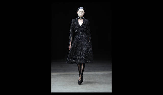 <strong>ALEXANDER McQUEEN｜アレキサンダー・マックイーン</strong> 2011年秋冬コレクション速報