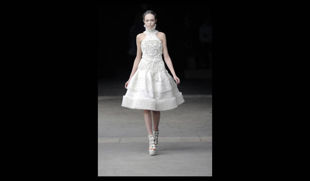 <strong>ALEXANDER McQUEEN｜アレキサンダー・マックイーン</strong> 2011年秋冬コレクション速報