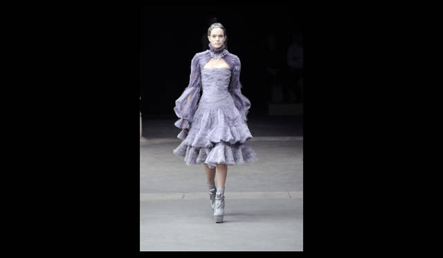 <strong>ALEXANDER McQUEEN｜アレキサンダー・マックイーン</strong> 2011年秋冬コレクション速報