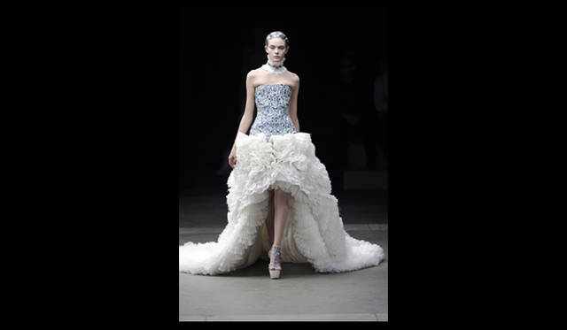 <strong>ALEXANDER McQUEEN｜アレキサンダー・マックイーン</strong> 2011年秋冬コレクション速報