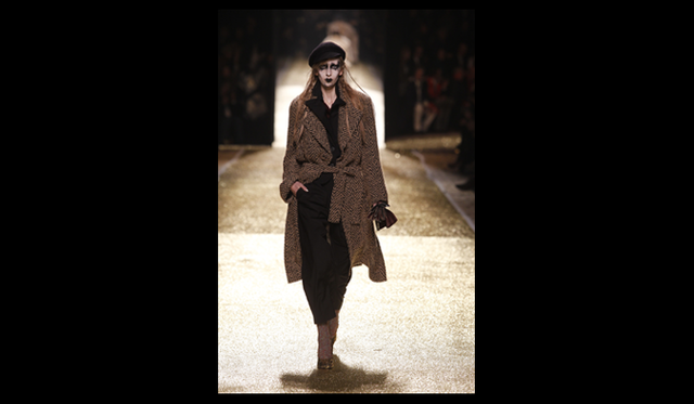 <strong>VIVIENNE WESTWOOD GOLD LABEL｜ヴィヴィアン・ウエストウッド・ゴールドレーベル</strong> 2011年秋冬コレクション速報