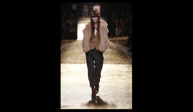 <strong>VIVIENNE WESTWOOD GOLD LABEL｜ヴィヴィアン・ウエストウッド・ゴールドレーベル</strong> 2011年秋冬コレクション速報