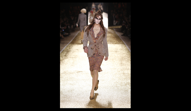 <strong>VIVIENNE WESTWOOD GOLD LABEL｜ヴィヴィアン・ウエストウッド・ゴールドレーベル</strong> 2011年秋冬コレクション速報