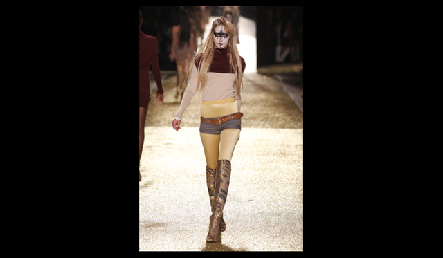 <strong>VIVIENNE WESTWOOD GOLD LABEL｜ヴィヴィアン・ウエストウッド・ゴールドレーベル</strong> 2011年秋冬コレクション速報