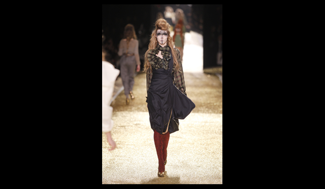 <strong>VIVIENNE WESTWOOD GOLD LABEL｜ヴィヴィアン・ウエストウッド・ゴールドレーベル</strong> 2011年秋冬コレクション速報