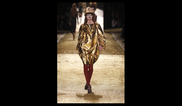 <strong>VIVIENNE WESTWOOD GOLD LABEL｜ヴィヴィアン・ウエストウッド・ゴールドレーベル</strong> 2011年秋冬コレクション速報