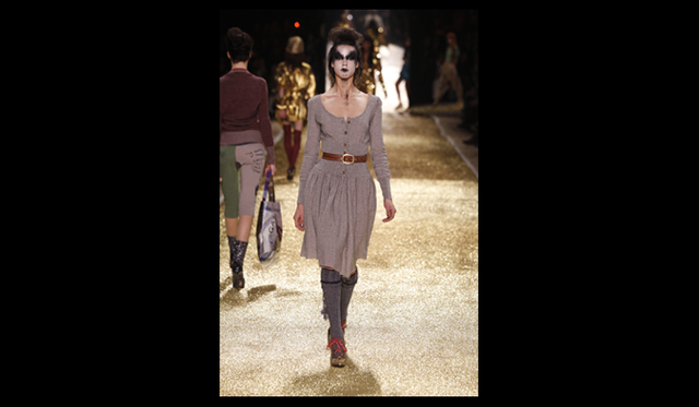 <strong>VIVIENNE WESTWOOD GOLD LABEL｜ヴィヴィアン・ウエストウッド・ゴールドレーベル</strong> 2011年秋冬コレクション速報