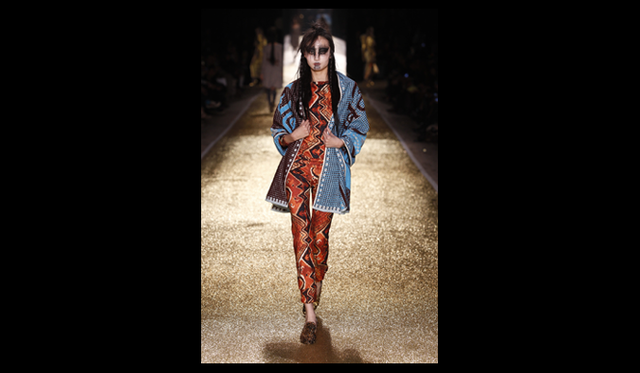 <strong>VIVIENNE WESTWOOD GOLD LABEL｜ヴィヴィアン・ウエストウッド・ゴールドレーベル</strong> 2011年秋冬コレクション速報